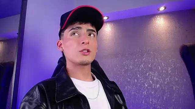 MateoMitchell online show from March 13, 4:17 am