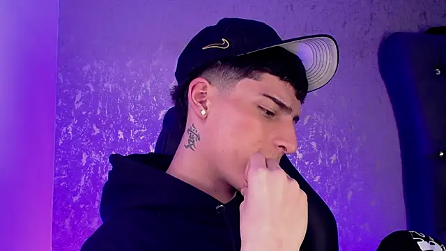 MateoMitchell online show from November 21, 9:58 pm