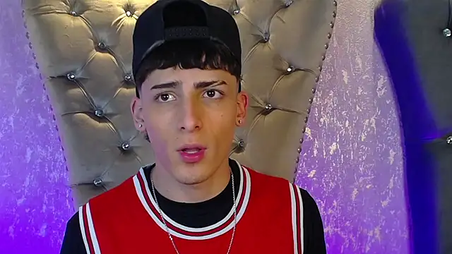 MateoMitchell online show from October 23, 6:01 am