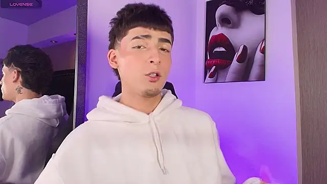 MateoMitchell online show from March 27, 4:54 am