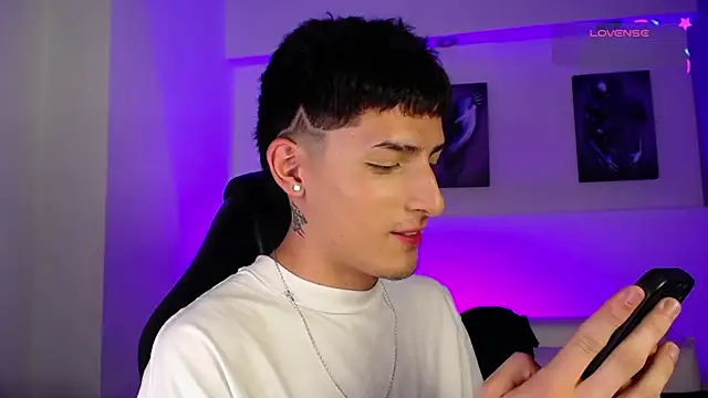 MateoMitchell online show from February 8, 8:39 pm