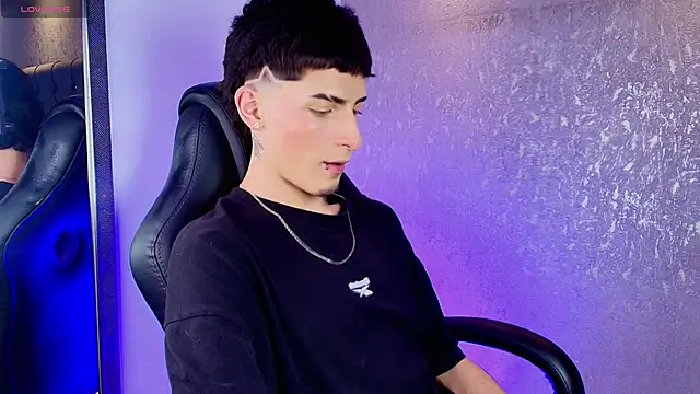 MateoMitchell online show from April 7, 4:58 am