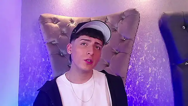 MateoMitchell online show from October 22, 4:56 am