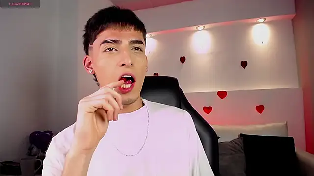 MateoMitchell online show from March 6, 4:40 am