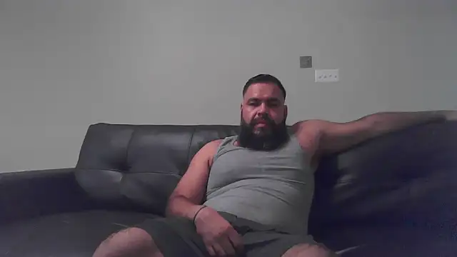 BigJohnBear39 online show from October 4, 5:31 am