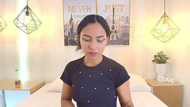Snapshot of Juliie_coper chatting on October 17, 12:40 pm Juliie coper online show from October 17, 12:40 pm