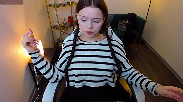 Snapshot of Sarah_babyyy chatting on October 15, 6:11 am Sarah babyyy online show from October 15, 6:11 am