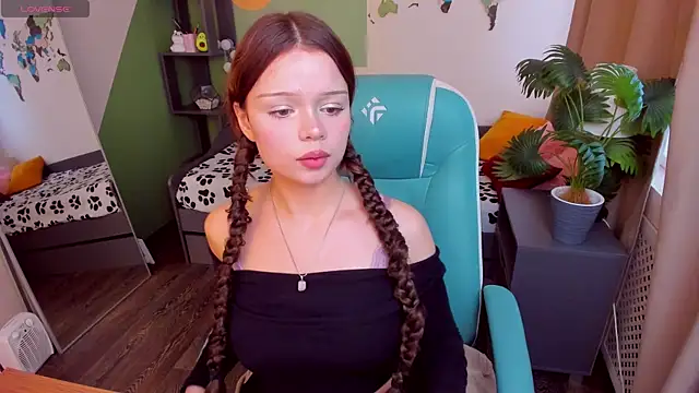 Snapshot of Sarah_babyyy chatting on October 4, 6:26 am Sarah babyyy online show from October 4, 6:26 am