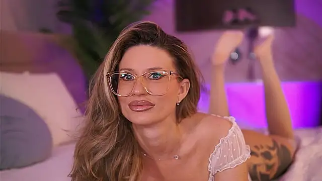 AvaMaddisson online show from February 26, 4:23 am