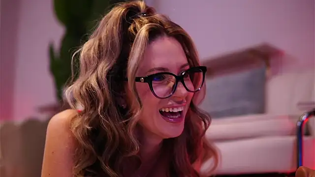 AvaMaddisson online show from December 5, 4:22 am