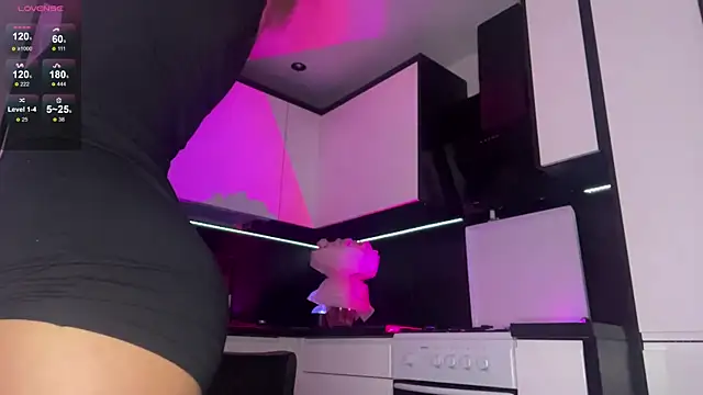 Selene Vellour online show from February 25, 3:18 am