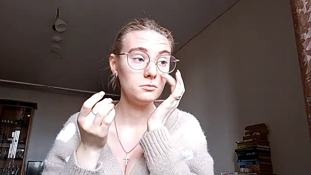 Snapshot of _SwimmyGrl_ chatting on October 12, 6:04 am SwimmyGrl online show from October 12, 6:04 am