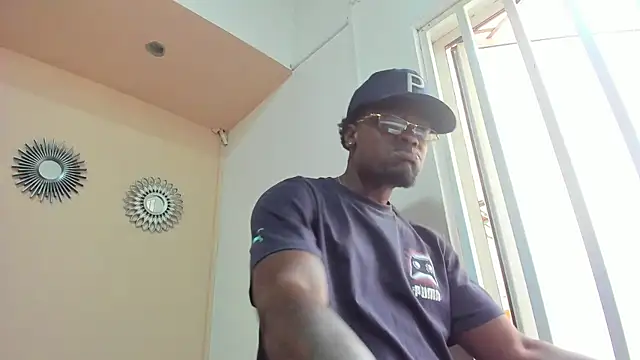 Snapshot of COMPTON_01 chatting on October 15, 12:35 pm COMPTON 01 online show from October 15, 12:35 pm