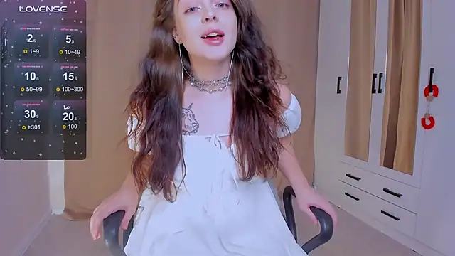 AmeliHallss online show from February 19, 1:30 pm