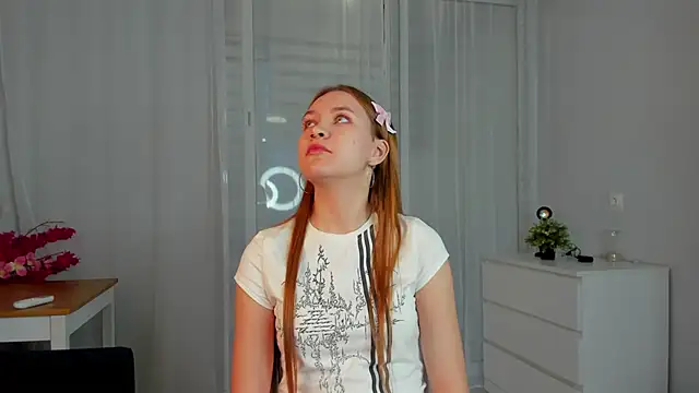 Snapshot of MarindaRuud chatting on October 21, 12:48 pm MarindaRuud online show from October 21, 12:48 pm