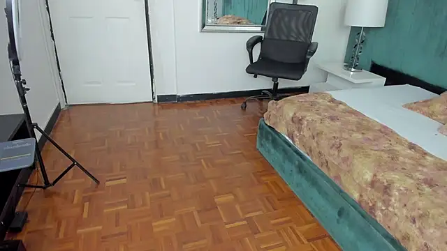 Alanha   online show from November 17, 4:05 am