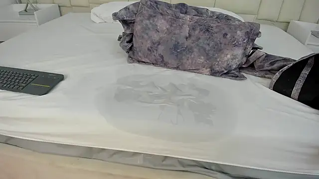 Alanha   online show from November 10, 5:01 am