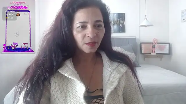 Snapshot of rosse_m chatting on October 11, 3:46 pm rosse m online show from October 11, 3:46 pm