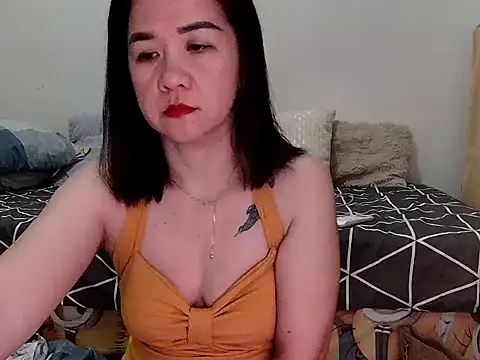 KissHott online show from May 10, 10:11 pm