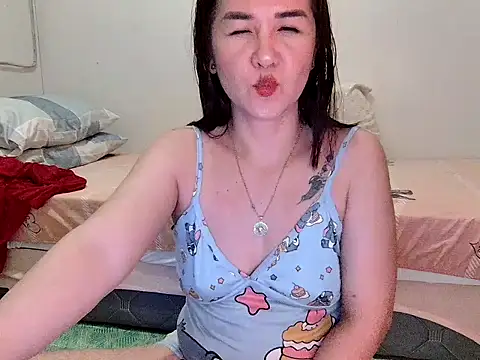 Snapshot of KissHott chatting on July 6, 1:29 pm KissHott online show from July 6, 1:29 pm
