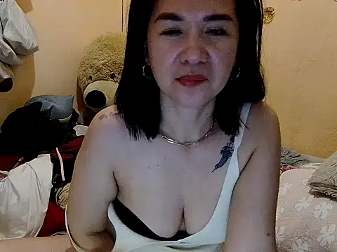 KissHott online show from February 19, 1:30 pm