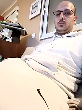 Snapshot of arksex32 chatting on May 8, 3:54 am arksex32 online show from May 8, 3:54 am