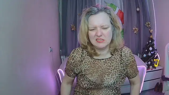 VestaWoody online show from December 18, 7:24 am