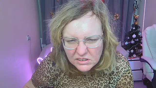 VestaWoody online show from January 12, 7:15 am