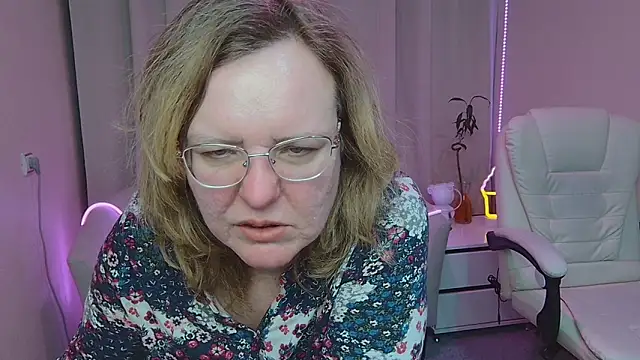 VestaWoody online show from January 18, 1:03 pm