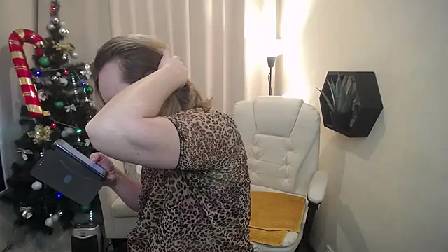 VestaWoody online show from December 22, 7:30 am