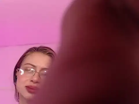 Snapshot of Blondie_Kat chatting on October 10, 12:17 pm Blondie Kat online show from October 10, 12:17 pm