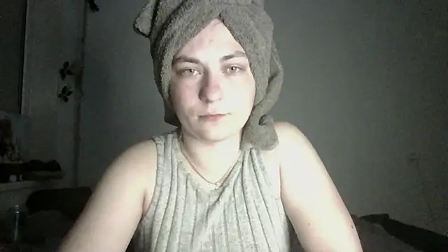 Twolatte1520 online show from April 8, 8:43 pm