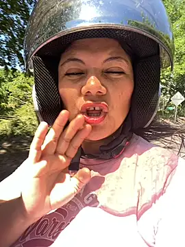 Snapshot of lady_and_charly chatting on November 13, 4:44 pm lady and charly online show from November 13, 4:44 pm