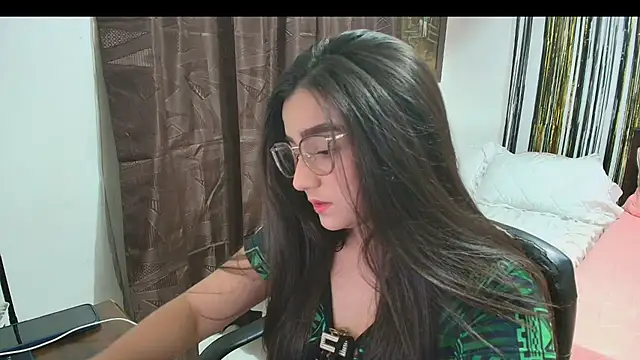 Charlotte Richardson online show from November 25, 3:51 am