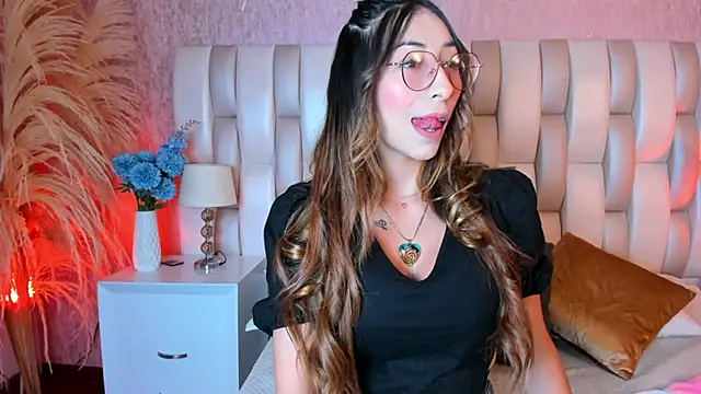 Snapshot of Lizzi_hotman chatting on October 17, 1:02 pm Lizzi hotman online show from October 17, 1:02 pm