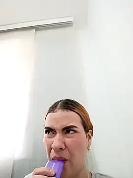 Snapshot of abby_murphy chatting on December 1, 9:59 pm abby murphy online show from December 1, 9:59 pm