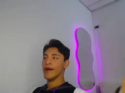 Snapshot of Adams_pervertido_dirty chatting on October 19, 8:33 pm Adams pervertido dirty online show from October 19, 8:33 pm