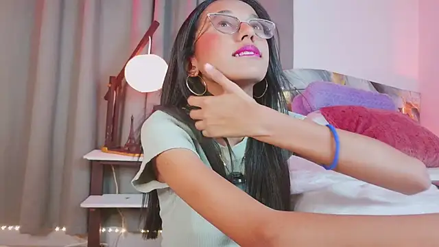 luna valen online show from November 21, 8:19 pm