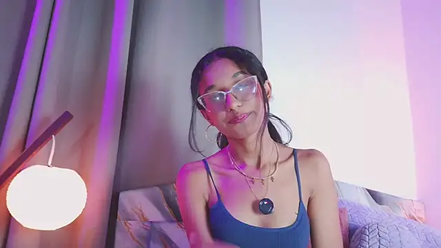 luna valen online show from October 27, 12:50 pm