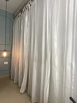 Rose monroee online show from February 7, 7:44 pm