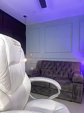 Rose monroee online show from April 11, 7:28 pm