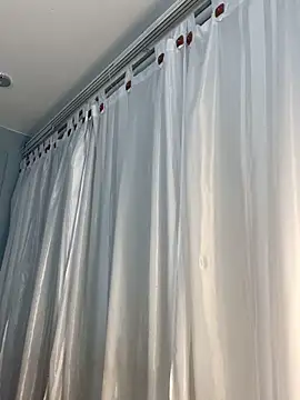 Rose monroee online show from February 3, 7:30 pm