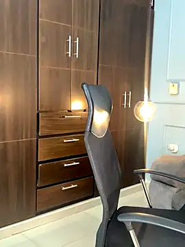 Rose monroee online show from October 21, 7:35 pm