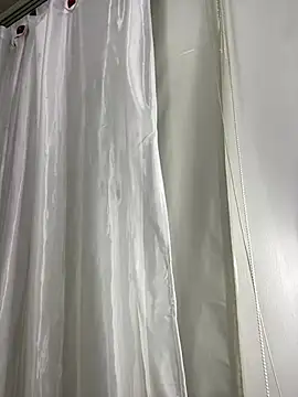 Rose monroee online show from April 4, 7:31 pm