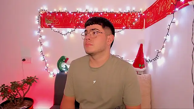 Snapshot of thiago_occonor chatting on November 25, 2:56 am thiago occonor online show from November 25, 2:56 am