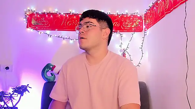 Snapshot of thiago_occonor chatting on December 2, 3:41 am thiago occonor online show from December 2, 3:41 am