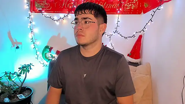 Snapshot of thiago_occonor chatting on November 27, 6:47 am thiago occonor online show from November 27, 6:47 am