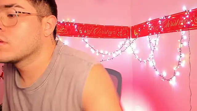 Snapshot of thiago_occonor chatting on December 5, 5:06 am thiago occonor online show from December 5, 5:06 am