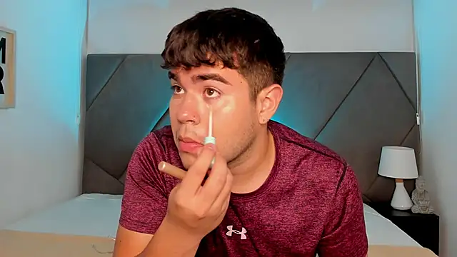 Snapshot of thiago_occonor chatting on October 27, 12:28 pm thiago occonor online show from October 27, 12:28 pm