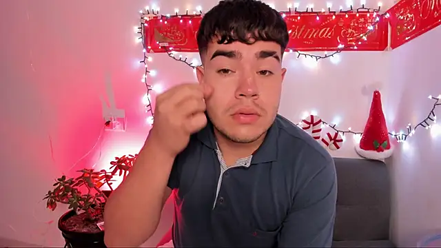 Snapshot of thiago_occonor chatting on November 21, 4:33 am thiago occonor online show from November 21, 4:33 am